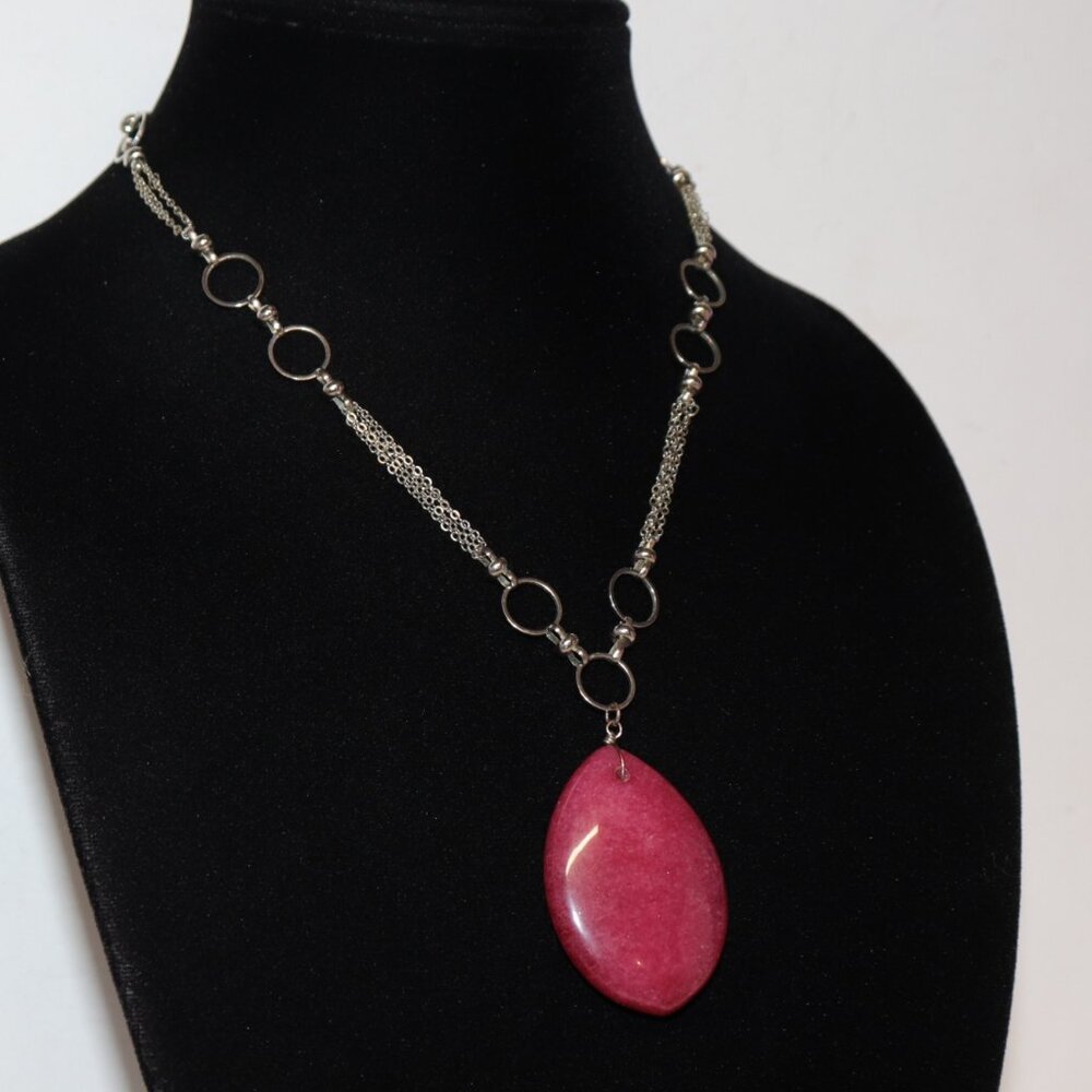 🌺 Silver Necklace with Deep Pink Quartz Pendant – Adjustable 18–21" –